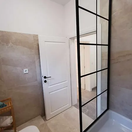 Appartement And